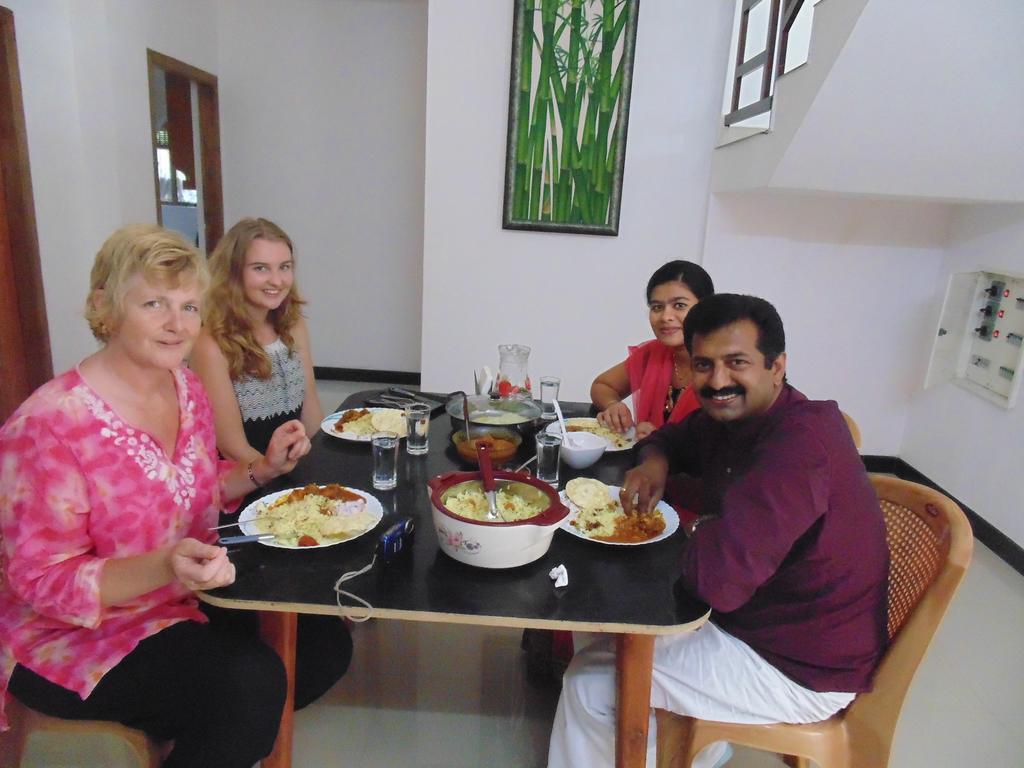 Periyar Woods Acomodação com café da manhã Thekkady Quarto foto